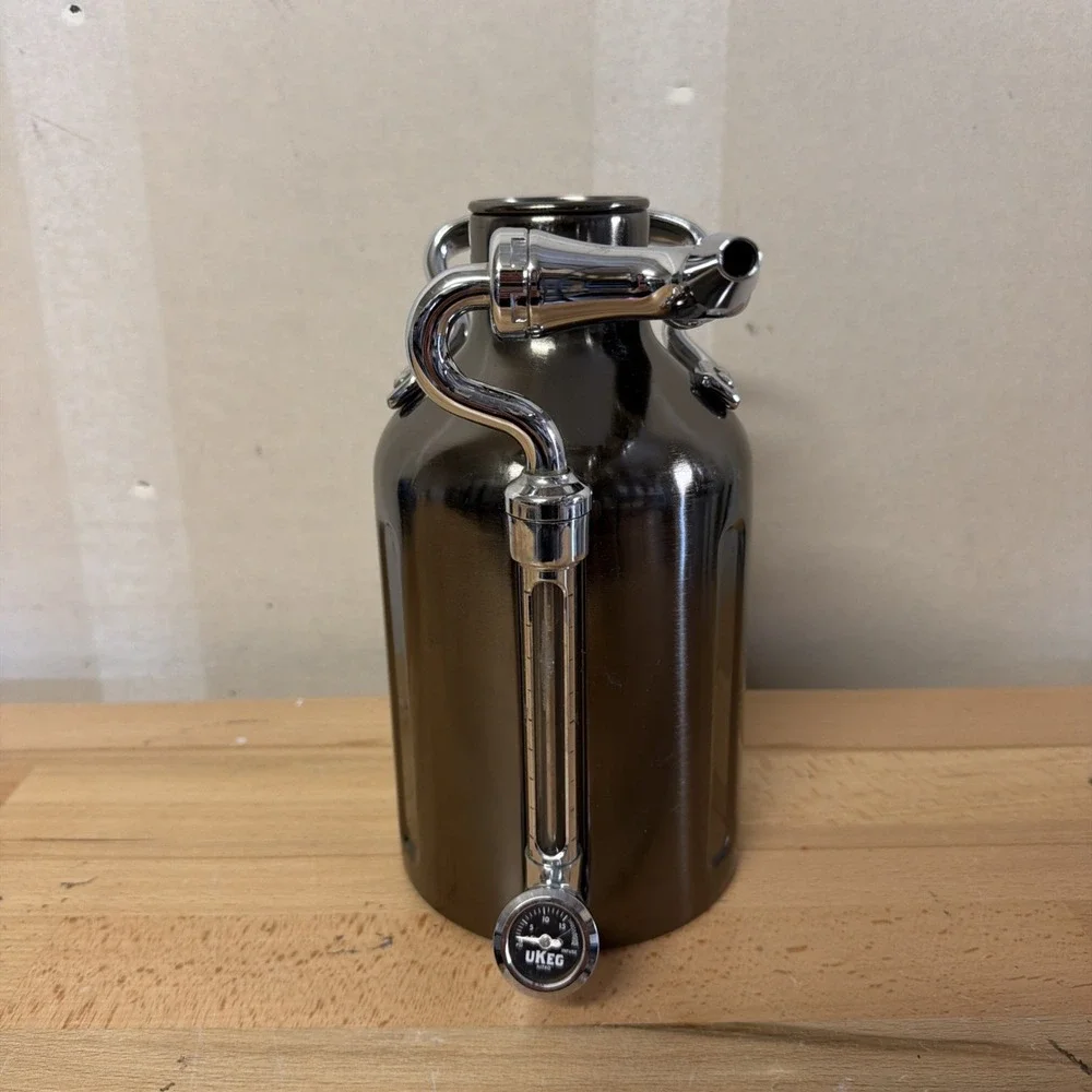 Growlerwerks Ukeg Nitro Cold Brew Coffee Maker 1.9L 64oz Stainless Black